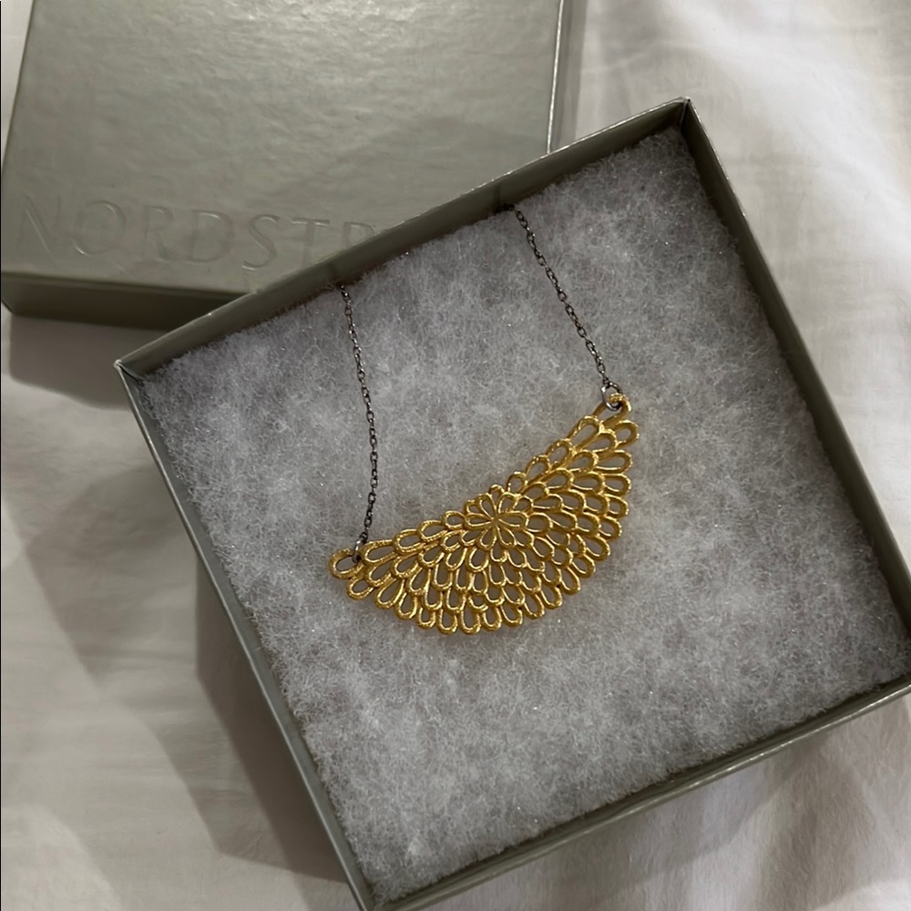 Elegant Gold Necklace